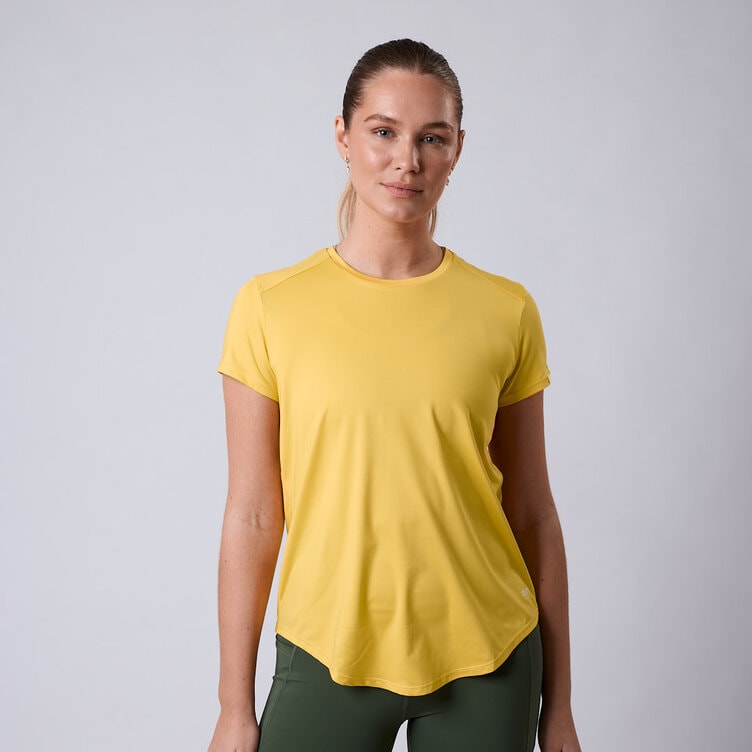 CLN Athletics T-shirt träning Gul Dam Lucy t-shirt Golden yellow