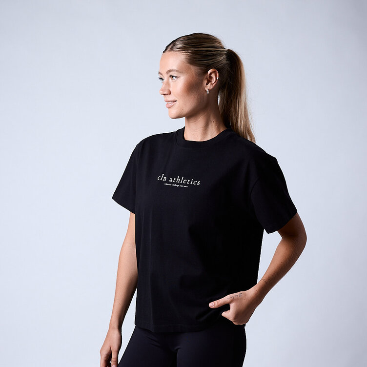 CLN Athletics Oversized t-shirt Svart Dam Core relaxed t-shirt print Wmn Black